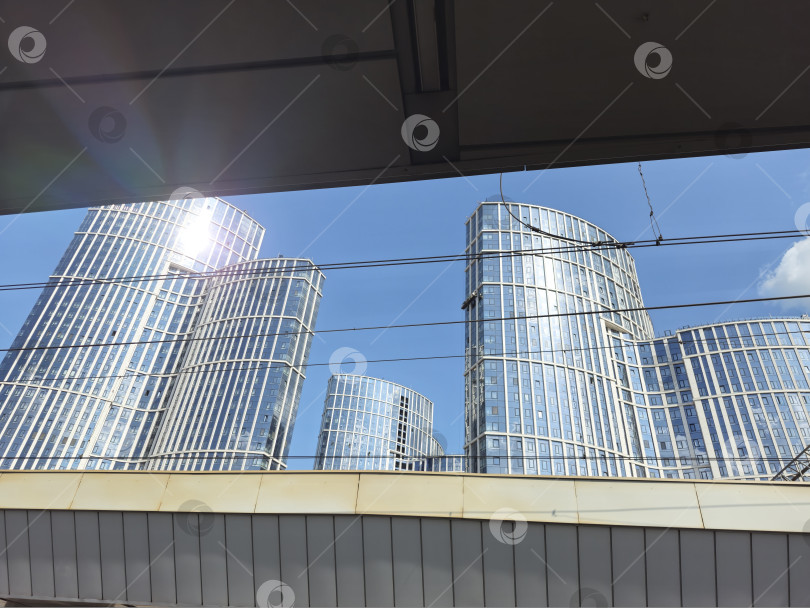 Скачать Россия, Москва, станция метро "Аминьевская", август 2025 года, вид из окна поезда фотосток Ozero