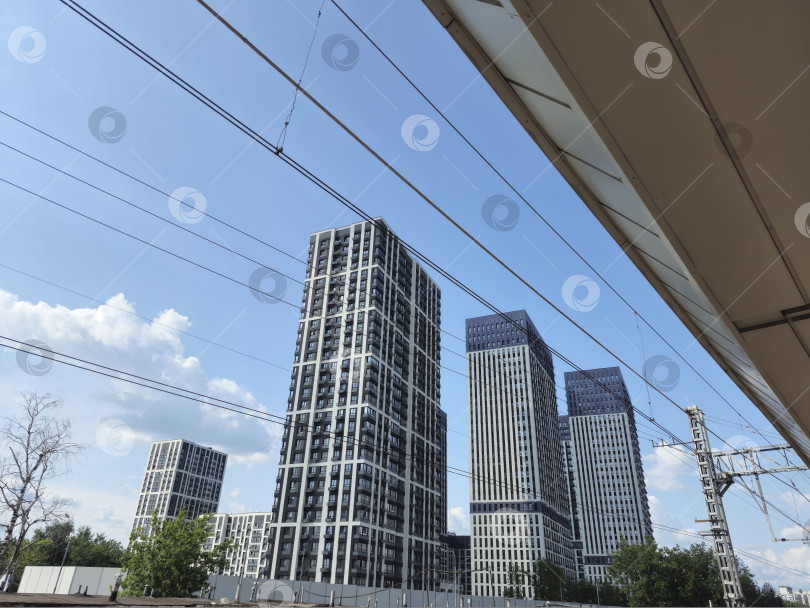 Скачать Россия, Москва, станция метро "Аминьевская", август 2025 года, вид из окна поезда фотосток Ozero