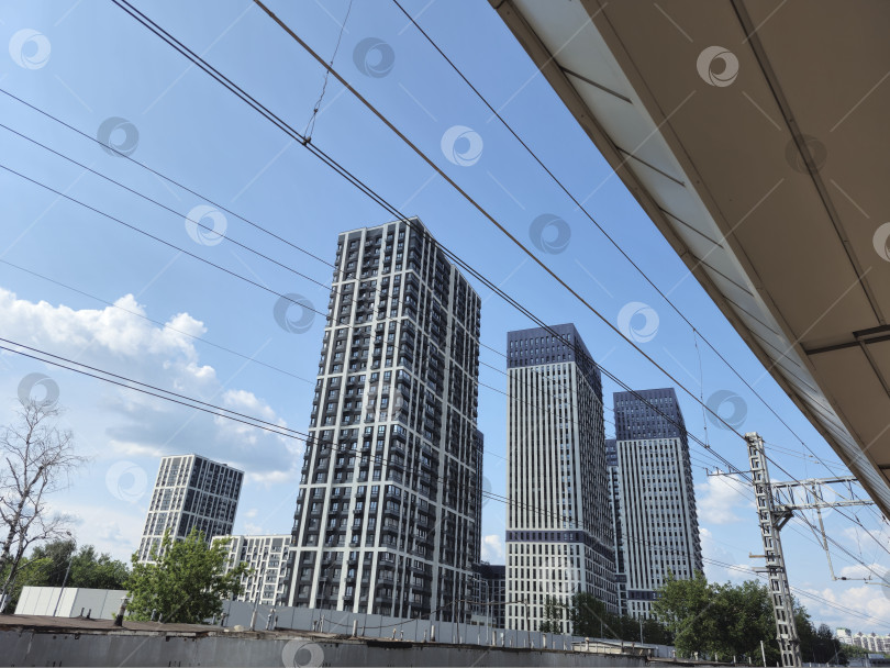 Скачать Россия, город Москва, станция Аминьевская, метро, август 2025 года, вид из окна поезда фотосток Ozero