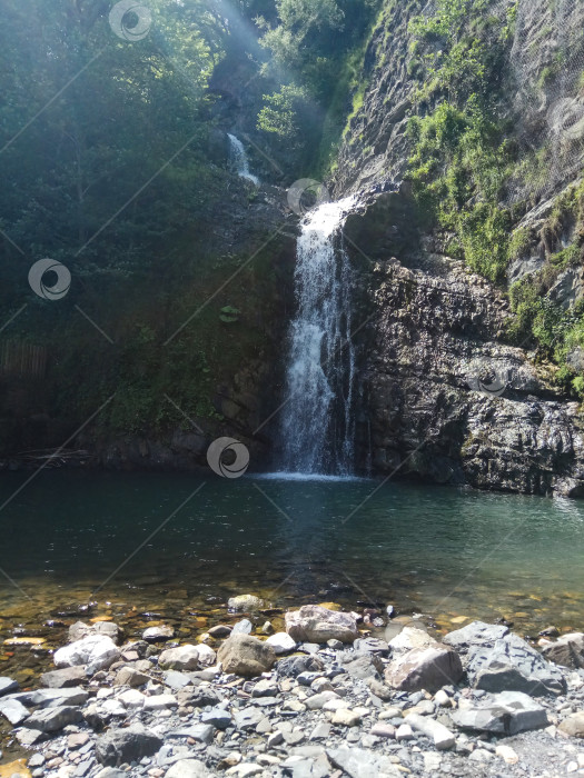 Скачать Змейковский водопад Сочи. Водопад в горах фотосток Ozero