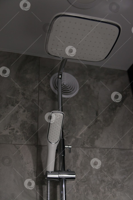 Скачать Душевая комната в стиле лофт. домашняя ванная комната фотосток Ozero