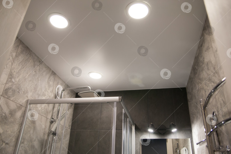 Скачать Душевая комната в стиле лофт. домашняя ванная комната фотосток Ozero