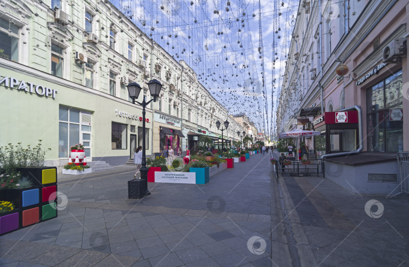 Скачать Пешеходная улица в центре Москвы фотосток Ozero