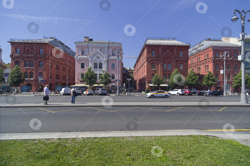 Скачать Старые многоквартирные дома в центре Москвы. фотосток Ozero