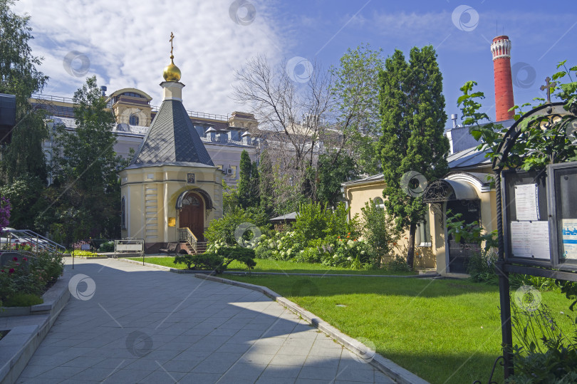 Скачать Православная часовня в центре Москвы. фотосток Ozero