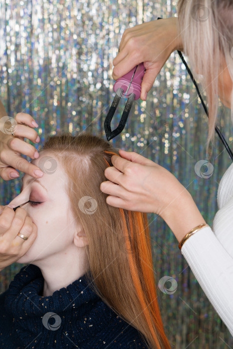 Скачать Наращивание волос в капсулах фотосток Ozero