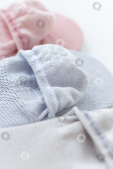 Скачать Крупный план силиконовой резинки на носках фотосток Ozero