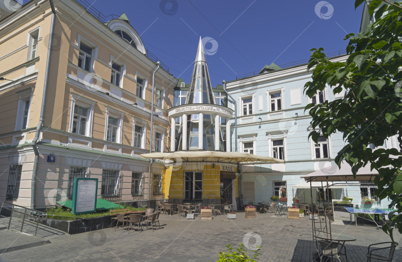 Скачать Публичная библиотека им. И. С. Тургенева, Москва. фотосток Ozero