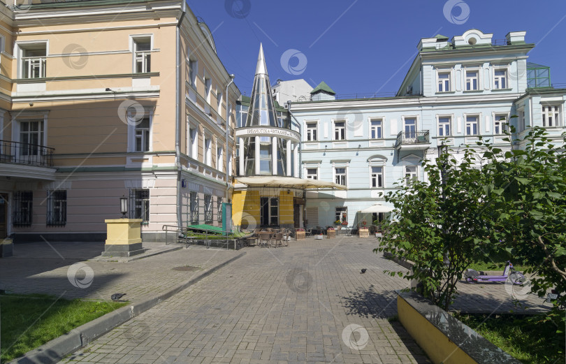 Скачать Публичная библиотека им. И. С. Тургенева, Москва. фотосток Ozero