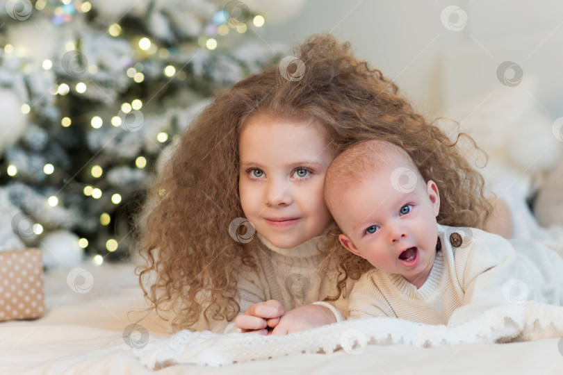 Скачать Детское рождественское утро фотосток Ozero