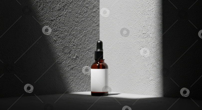 Скачать Флакон-капельница янтарного цвета с прозрачной этикеткой для макета продукта, помещенный в угол с естественным освещением и тенью. фотосток Ozero