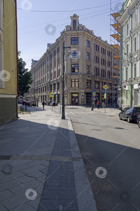 Скачать Старое здание гостиницы в центре Москвы фотосток Ozero