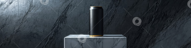 Скачать Банка из-под темного пива с золотыми деталями на белой мраморной подставке. Напиток для праздников и вечеринок. Реклама дня пива. фотосток Ozero