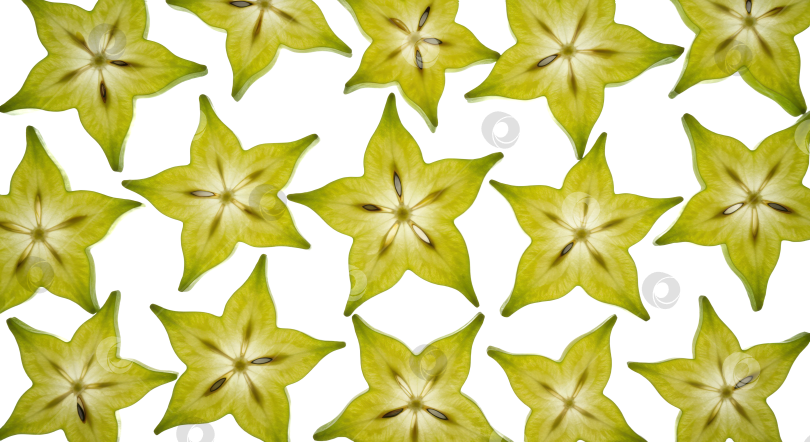 Скачать Ломтики свежих зеленых фруктов-звездочек, расположенные в виде веселого узора на прозрачном фоне. Концепция здорового питания для освежающего образа жизни. фотосток Ozero