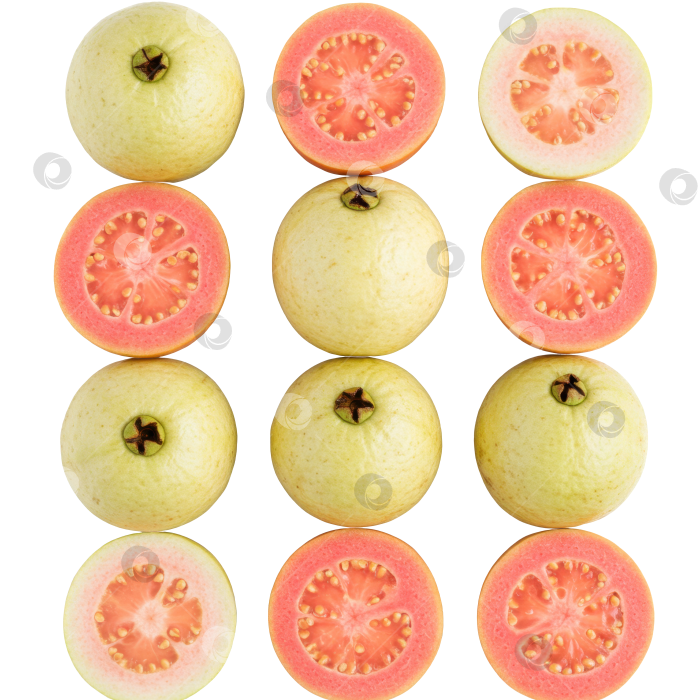 Скачать Целые и нарезанные плоды гуавы на прозрачном фоне. Свежие экзотические фрукты для здорового питания. фотосток Ozero