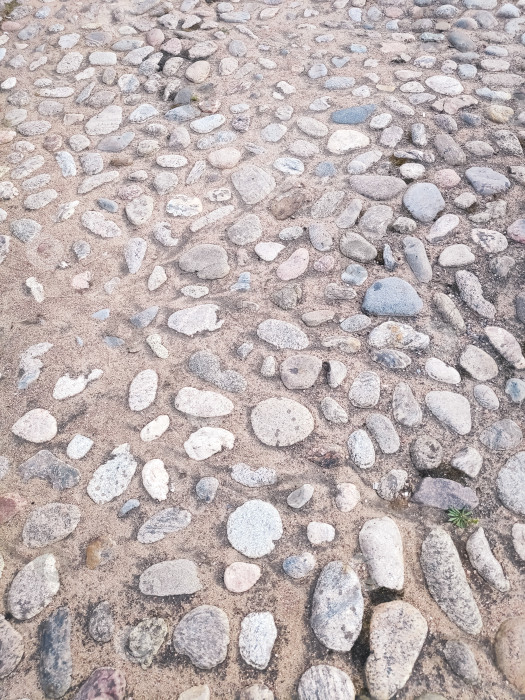 Скачать Каменистая тропинка со множеством камней фотосток Ozero