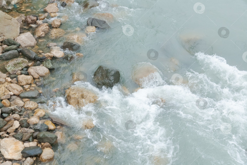Скачать Скалистая береговая линия с водоемом фотосток Ozero