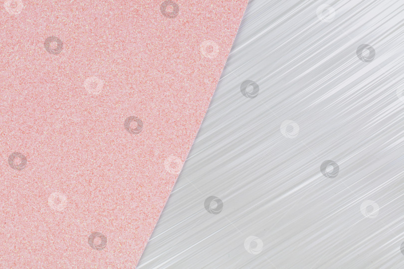 Скачать Фон из розовой блестящей и серебристой бумаги. Розово-серый цвет. фотосток Ozero