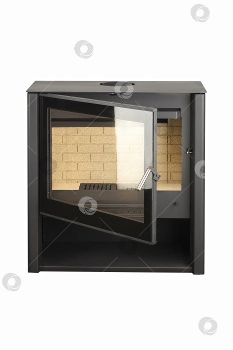 Скачать Современные камины для отопления из металла и термостойкого стекла. Котел на твердом топливе, выделенный на белом фоне. фотосток Ozero