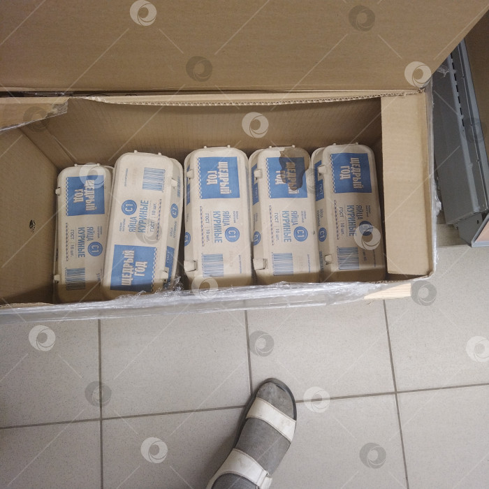 Скачать Отдел яиц в магазине "Чижик". фотосток Ozero
