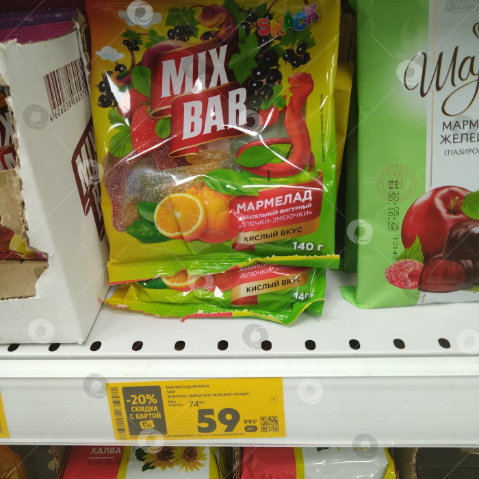 Скачать Отдел мармелада в магазине "Пятёрочка". фотосток Ozero