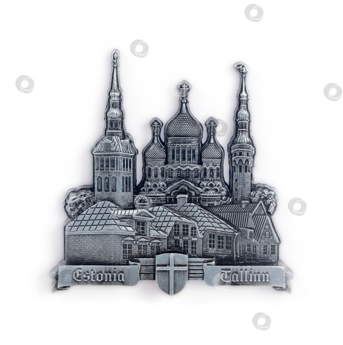 Скачать Сувенир (магнит) из Таллина (Эстония), выделенный на белом фоне. Элемент дизайна с контуром вырезки фотосток Ozero