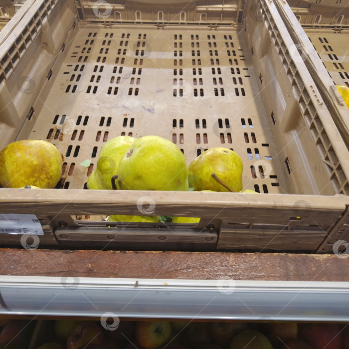 Скачать Отдел груш в магазине "Магнит". фотосток Ozero