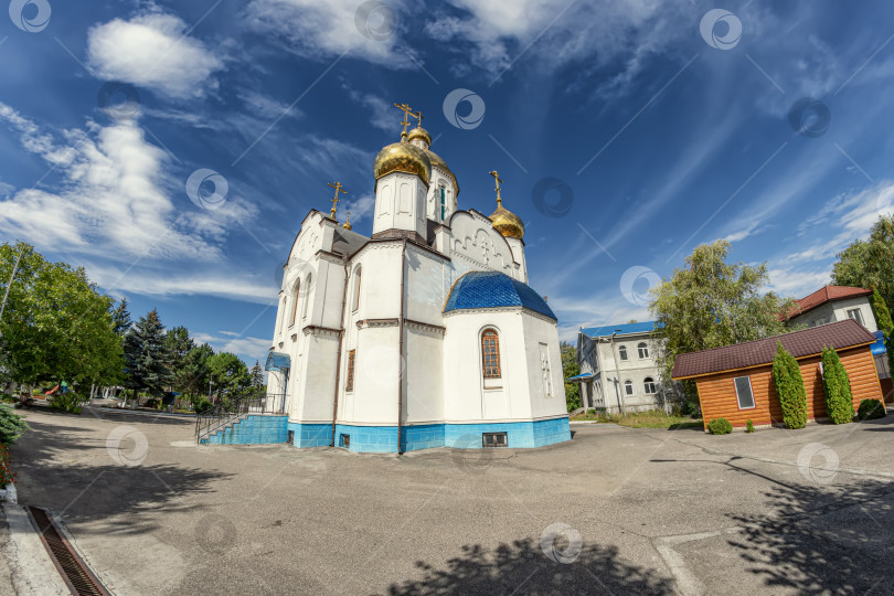 Скачать Вид на церковь Успения Пресвятой Девы Марии фотосток Ozero