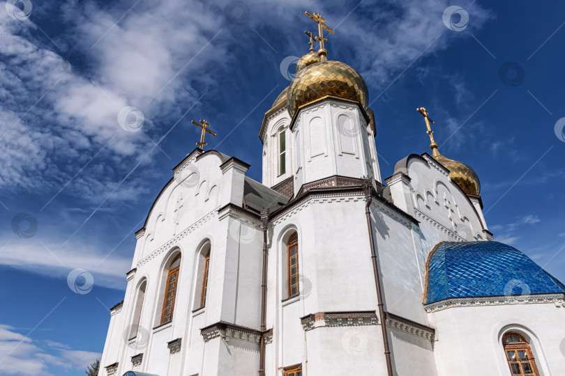 Скачать Вид на церковь Успения Пресвятой Девы Марии фотосток Ozero