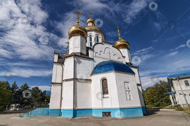 Скачать Вид на церковь Успения Пресвятой Девы Марии фотосток Ozero