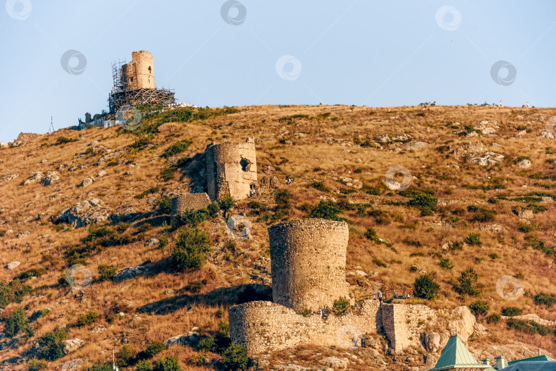 Скачать Балаклава, Крым, 21 июля 2020 года, Каменное укрепление Генуэзской крепости Чембало фотосток Ozero