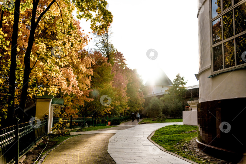 Скачать Псков, Россия, 12 июля 2021 года, Псковская крепость, историческое каменное фортификационное сооружение старого города, бастион, Россия фотосток Ozero