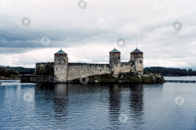 Скачать Савонлинна, Финляндия, 15 июня 2019 года, Старый город-крепость, историческая каменная достопримечательность фотосток Ozero
