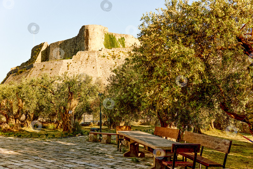 Скачать Улцинь, Черногория, 22 апреля 2024 года, Старый город-крепость, каменное наследие, фортификационное сооружение, Улцинь, Черногория фотосток Ozero