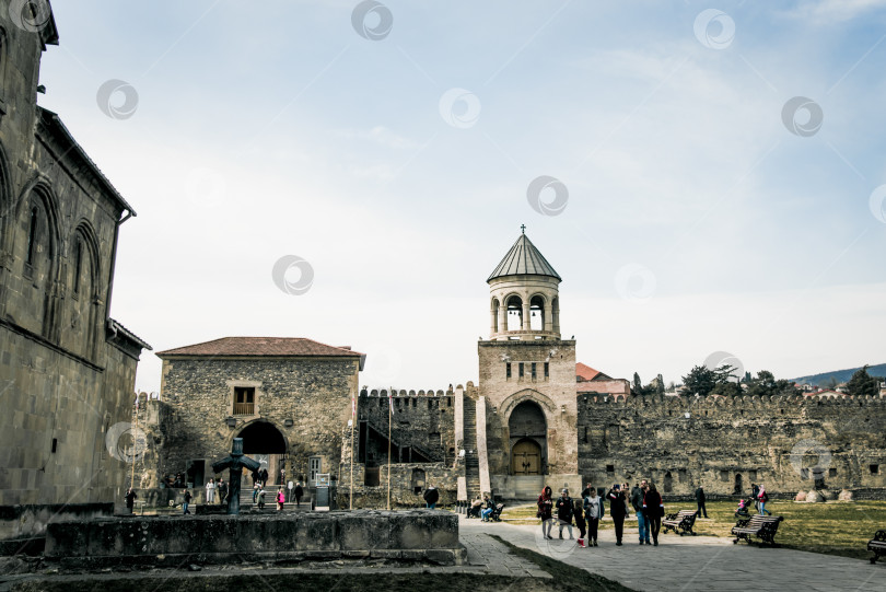 Скачать Мцхета, Грузия, 13 марта 2019 года, Каменное укрепление старого города фотосток Ozero