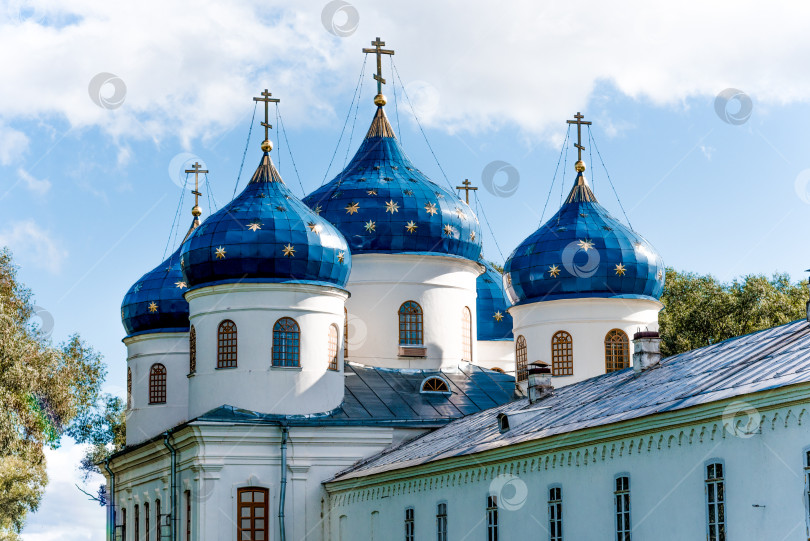 Скачать Великий Новгород, Россия, 12 мая 2020 года, Архитектура Свято-Юрьевского православного религиозного монастыря, Великий Новгород, Россия фотосток Ozero