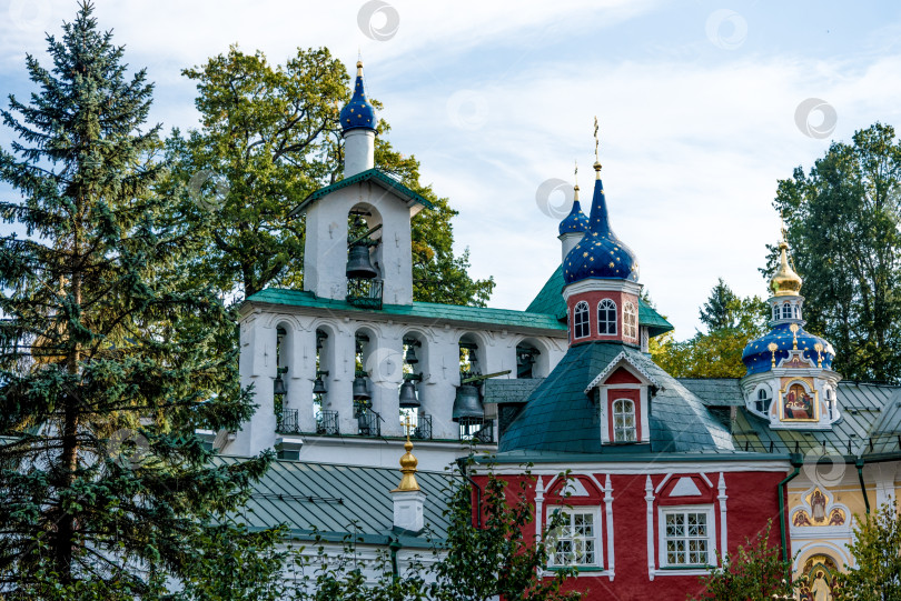 Скачать Печоры, Россия, 6 октября 2018 года, храм Свято-Успенского Псково-Печерского монастыря фотосток Ozero