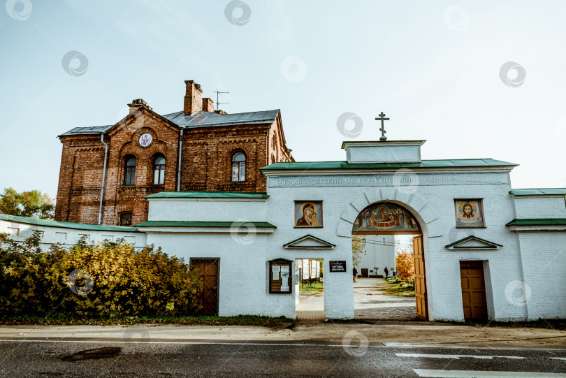 Скачать Старая Ладога, Россия, 14 октября 2018 года, Староладожский Свято-Успенский монастырь фотосток Ozero