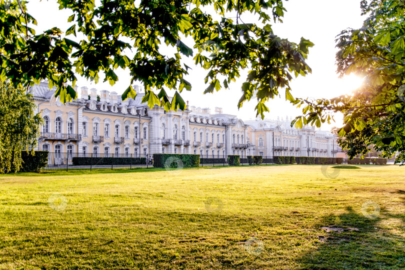 Скачать Санкт-Петербург, Россия, 10 августа 2015 года, летний дворец-музей "Петергоф" фотосток Ozero