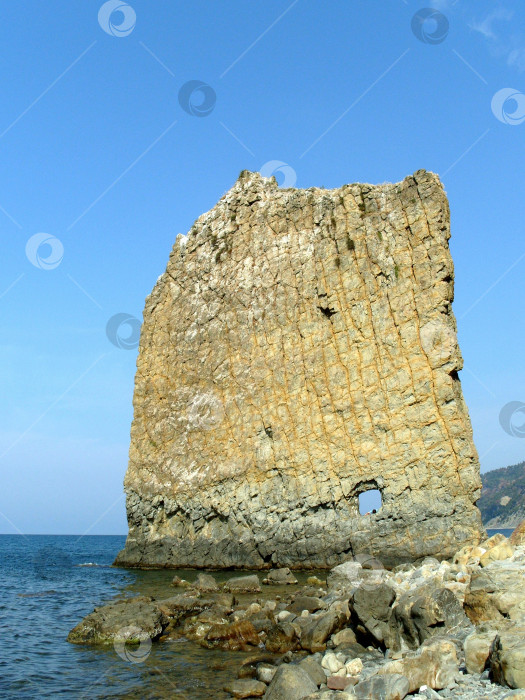 Скачать Скала Парус в Черном море фотосток Ozero