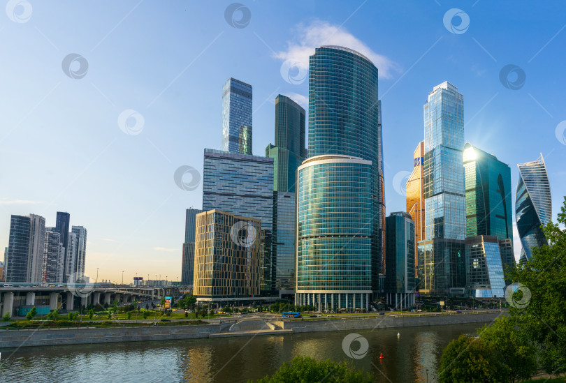 Скачать Московский международный деловой центр, вид с набережной Тараса Шевченко фотосток Ozero