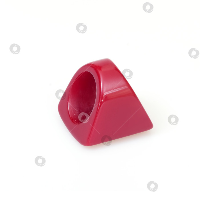 Скачать Красное современное кольцо, выделенное на белом фоне фотосток Ozero