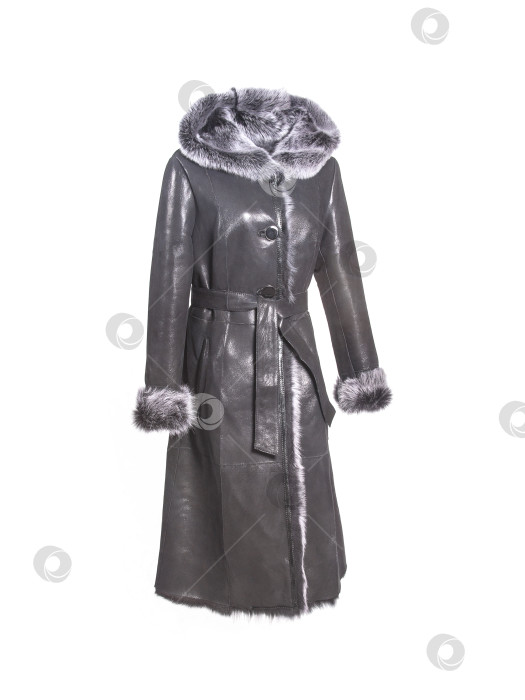 Скачать Женская дубленка из натуральной кожи и меха на белом фоне фотосток Ozero