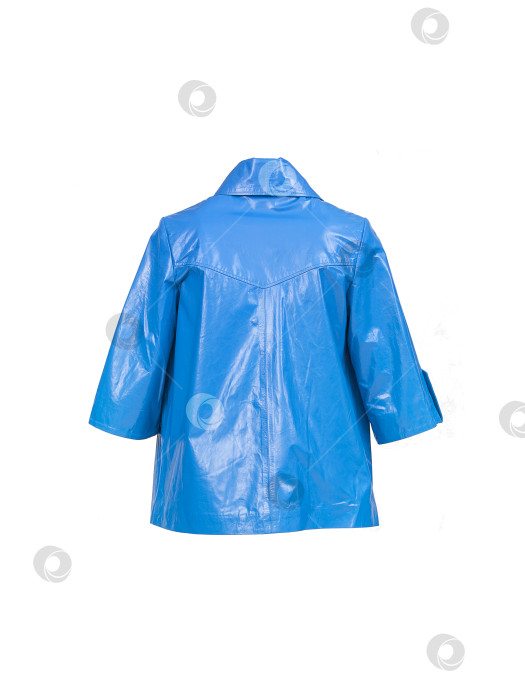 Скачать Красивая кожаная синяя куртка, выделяющаяся на белом фоне фотосток Ozero