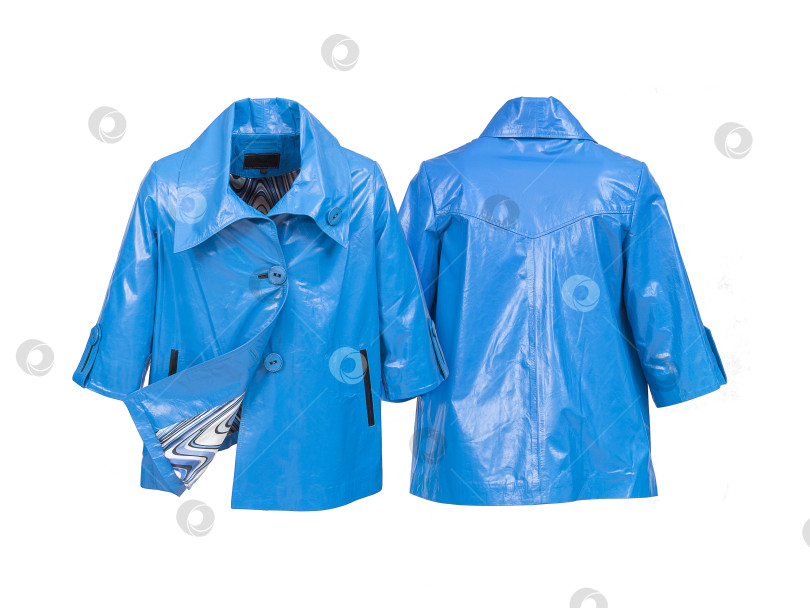 Скачать Красивая кожаная синяя куртка, выделяющаяся на белом фоне фотосток Ozero