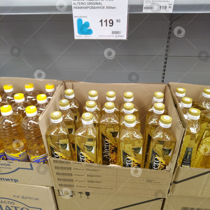 Скачать Отдел подсолнечного масла в магазине "Smart". фотосток Ozero