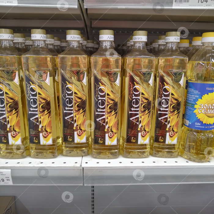 Скачать Отдел подсолнечного масла в магазине "Smart". фотосток Ozero