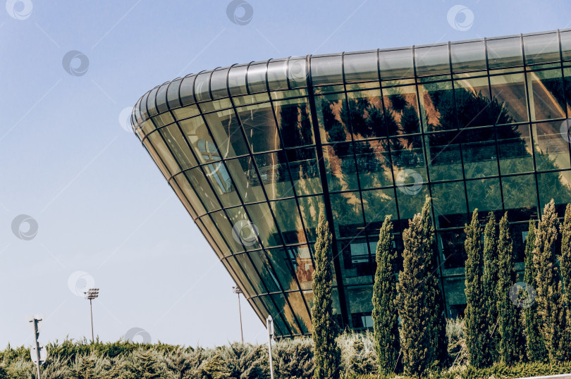 Скачать Баку, Азербайджан, 29 августа 2016 года, внешний вид международного аэропорта имени Гейдара Алиева фотосток Ozero