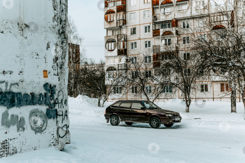 Скачать Кемерово, Россия, 9 января 2021 года, Старый Советский район с уродливыми панельными домами фотосток Ozero