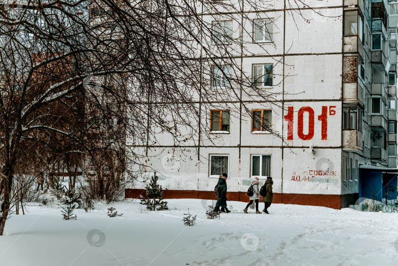 Скачать Кемерово, Россия, 9 января 2021 года, Старый Советский район с уродливыми панельными домами фотосток Ozero